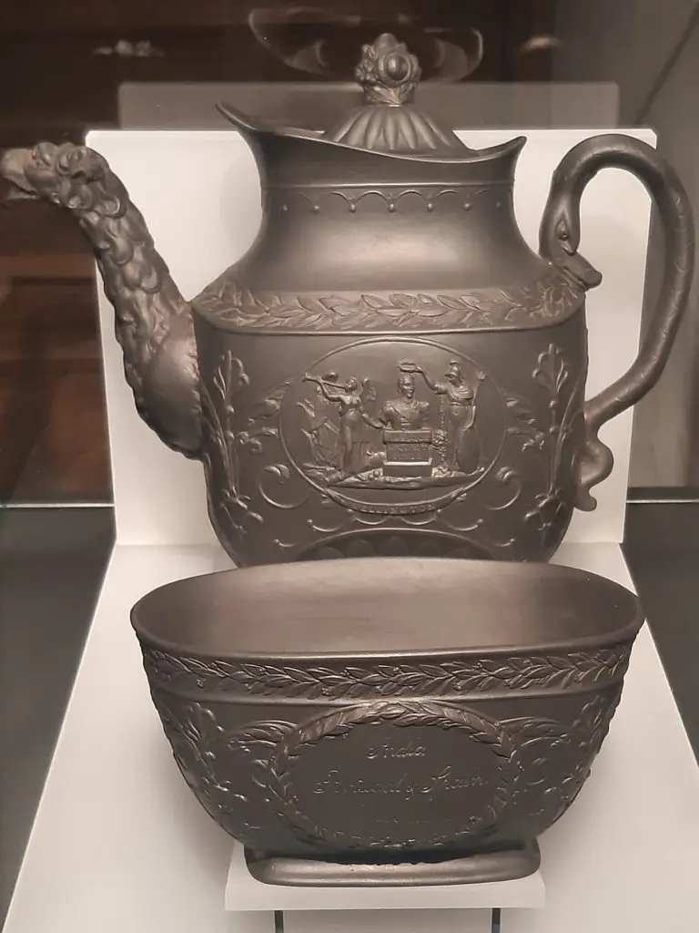 La théière et le sucrier Wedgwood